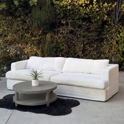 Restoration Hardware RH Graydon Round Coffee Table – 2 Tier Pebbled (FREE DELIVERY 🚚)