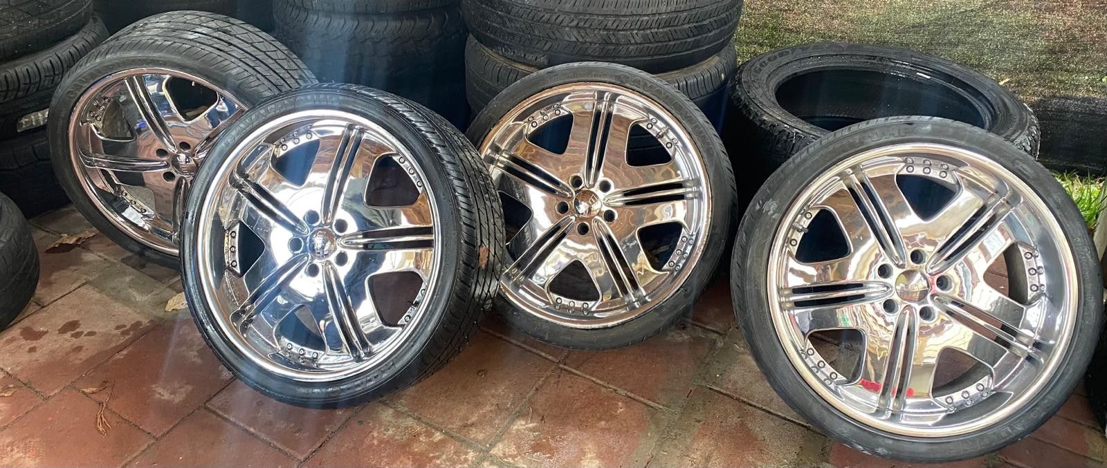 Set Of (4) 20 Inch DUB Rims.