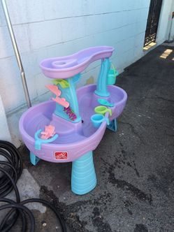 Water play table