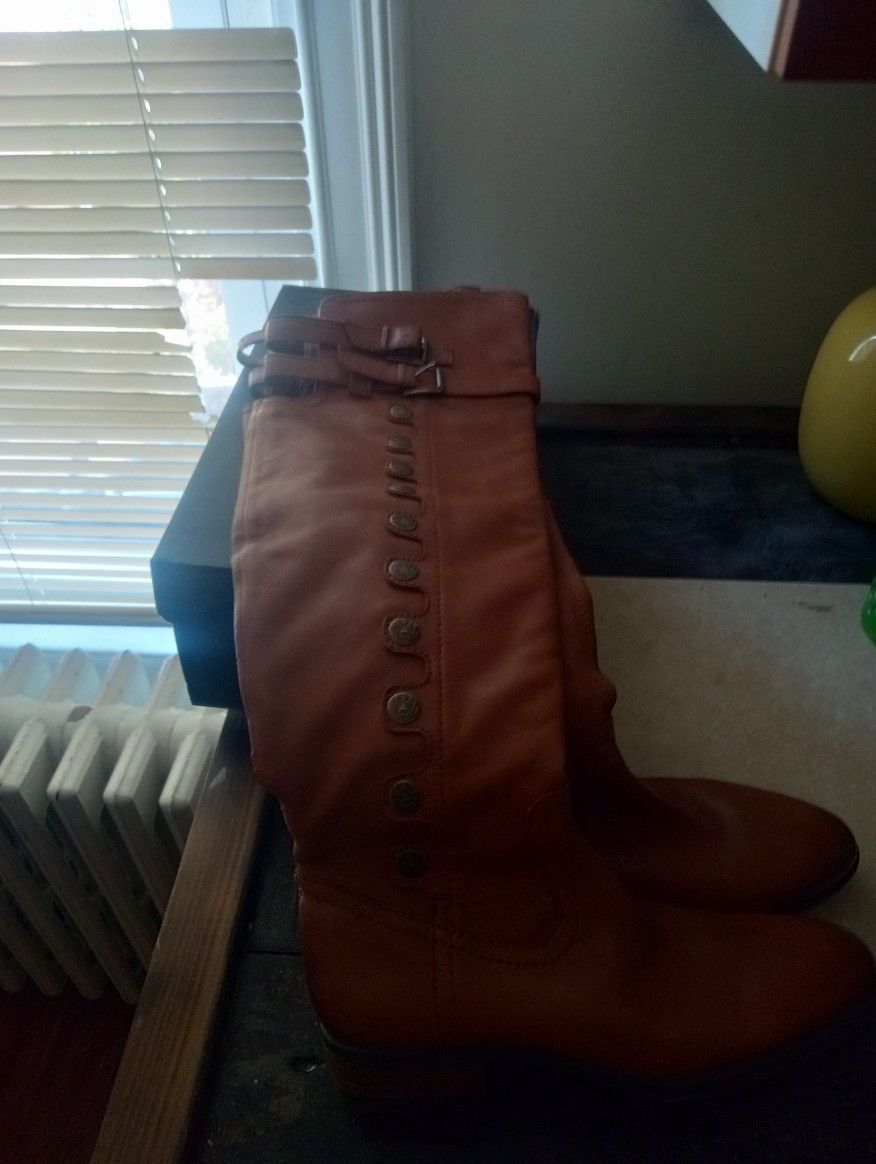 Women's Size 7.5 Brown Nee High Leather Boots