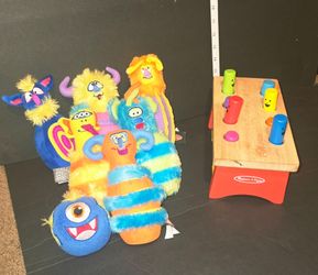 Melissa & Doug Pound a Peg Toy with Monster Plush Set