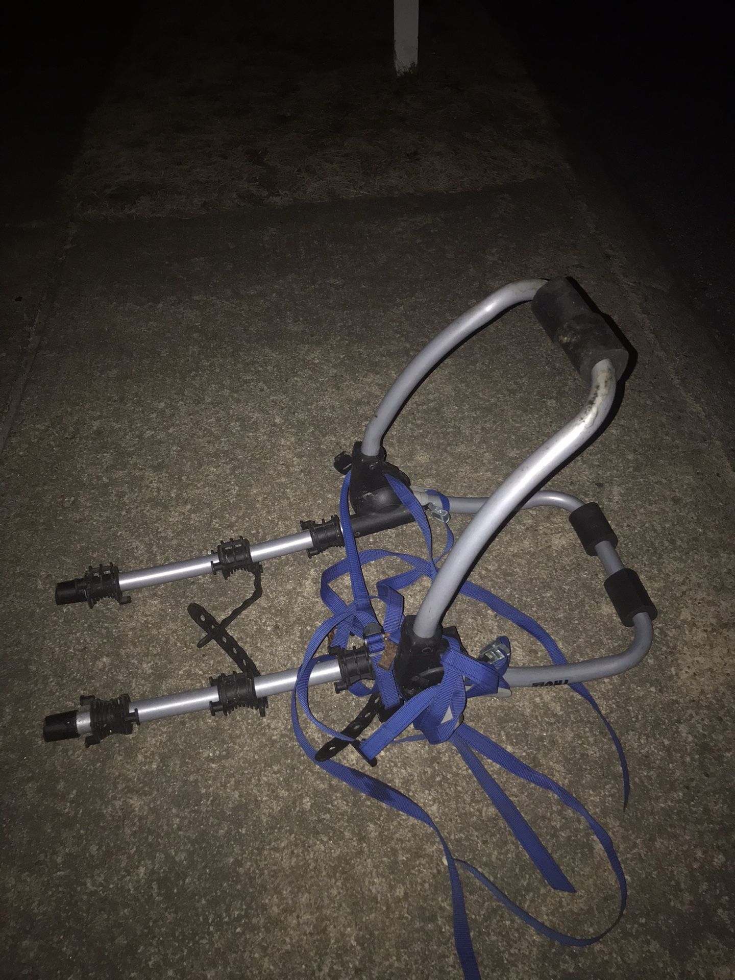 Very nice Trunk mount three bike rack Only $50 firm