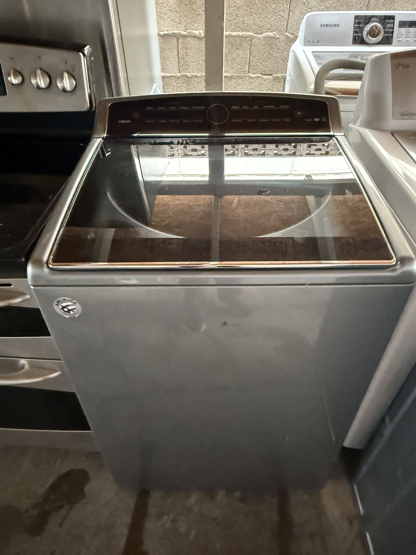 Whirlpool washer He 5.3 Cuft with drawer dispenser