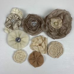 8 Mixed Beige Flowers