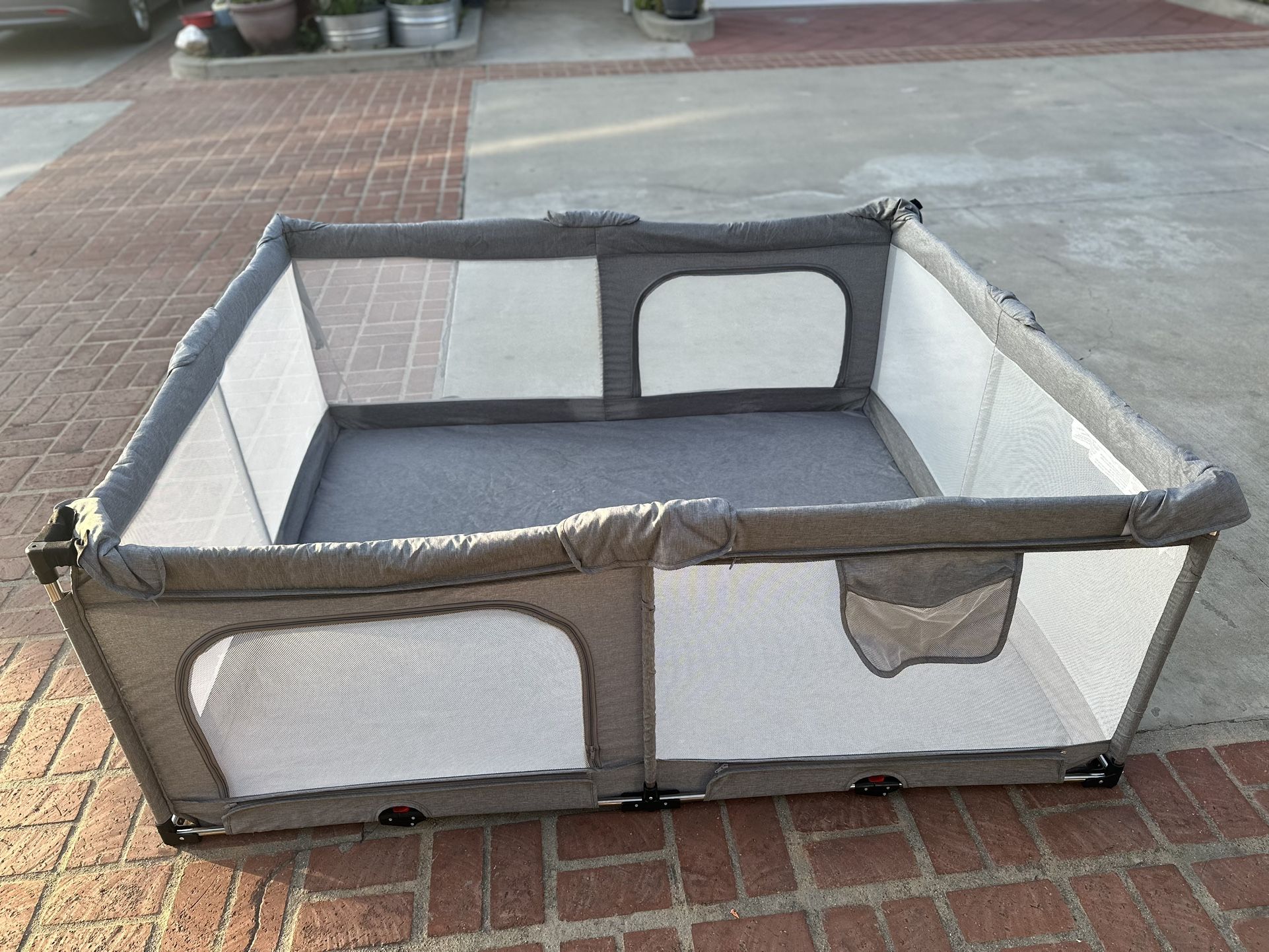 Dearlomum Foldable Baby Playpen