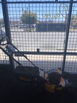 32-0000-53 DEWALT LAWNMOWER “TOOL ONLY”