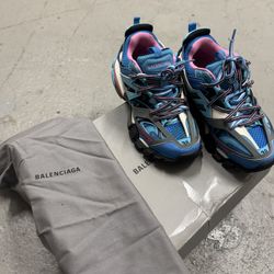 AUTHENTIC BALENCIAGA SNEAKERS