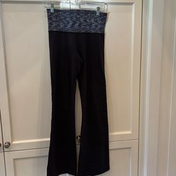 Lululemon Sz 6 Bootleg Yoga Pants