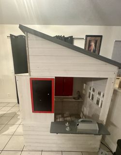Kids Kraft Play House $85:::PLEASE READ DESCRIPTION ****