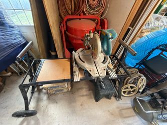 Minor saw with table