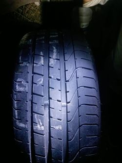 Pirelli tire (one)