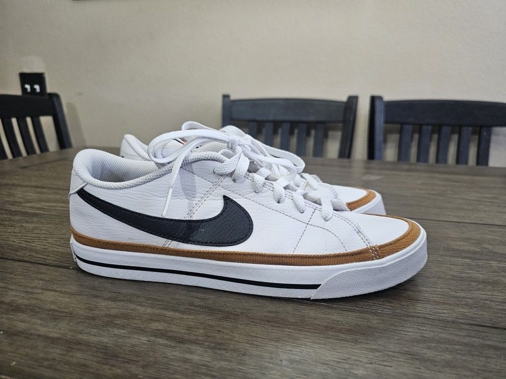 Men's Nike Shoes Size 9.5