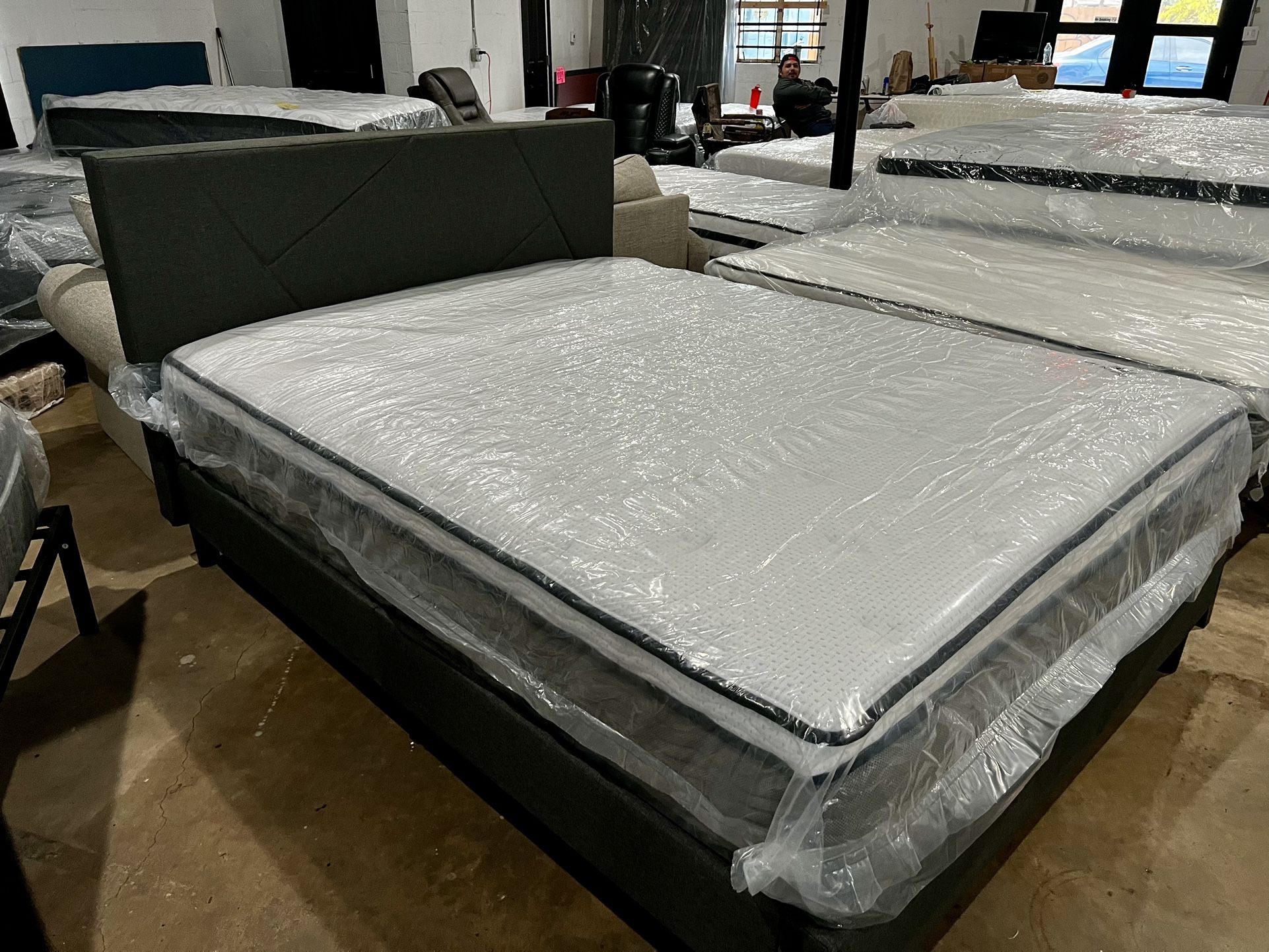 Extra Firm Queen Mattress Only Few Left In The Warehouse. Perfect For Side Sleepers And Morning Backache