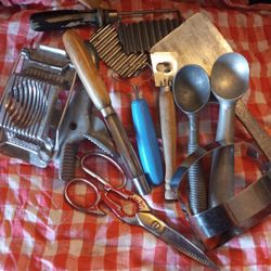 12 Vintage Kitchen Tools 