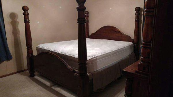 Vintage Paul Bunyan King Size Bedroom Set For Sale In