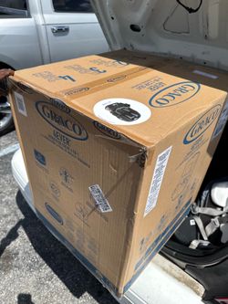 Brand New Graco 4EVER W/ TRUSHIELD