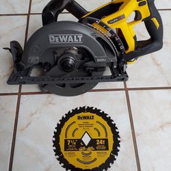 New Dewalt FLEXVOLT Worm Style Circular Saw 7.25in 60V  - Tool Only.