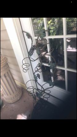 Beautiful 5 wines bottles stand