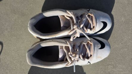 Softball cleats size 3.5