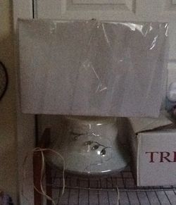 Vintage lamp with shade (and bulb)