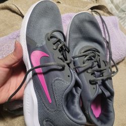 Nike Women Sz 10