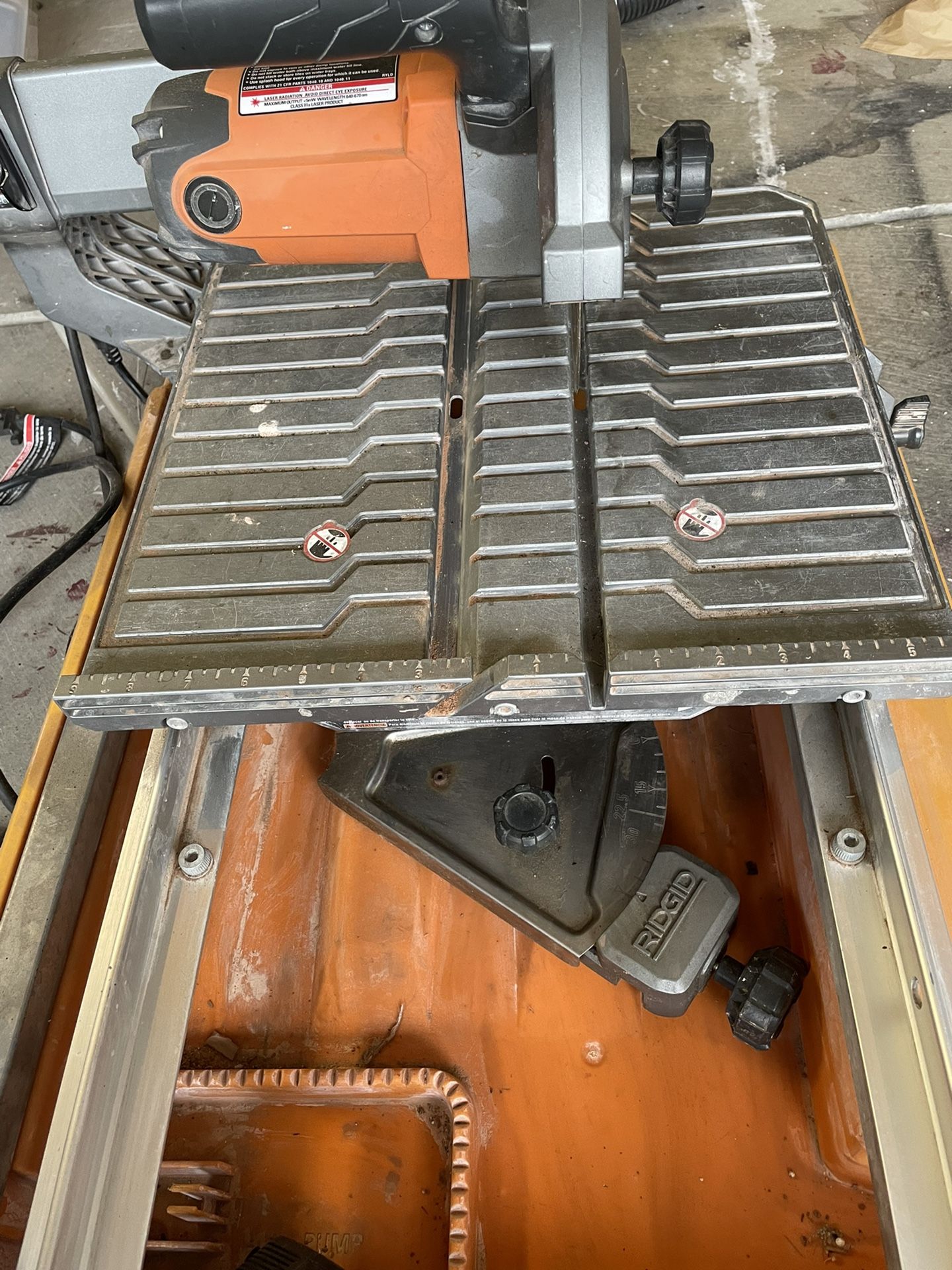 Ridged 7-in Tile Saw
