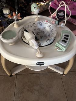 Tiny love baby activity center
