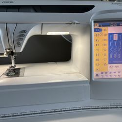 Husqvarna Viking SE Embroidery/ Sewing Machine 