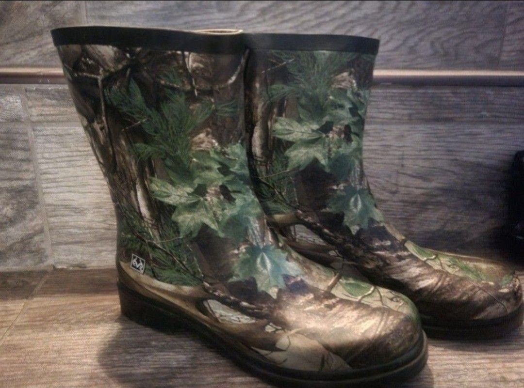 Rain Boots Adult Size 6