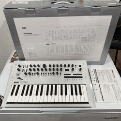 Korg Minilogue – 4-Voice Analog Synthesizer – Excellent Condition!