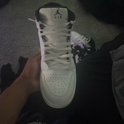 Jordan 1’s White