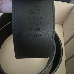 Unisex Gucci belt Size 95 G Logo 