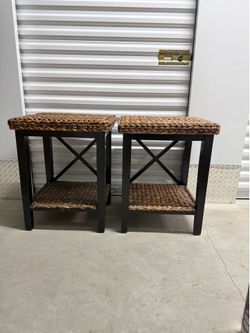 Rattan sidetable/ nightstand