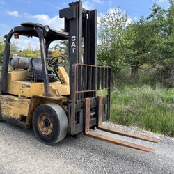 8000lb Forklift