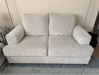 Soletren Loveseats - Quantity: 2 EA
