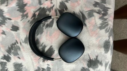Apple AirPod Max (noise cancellation)