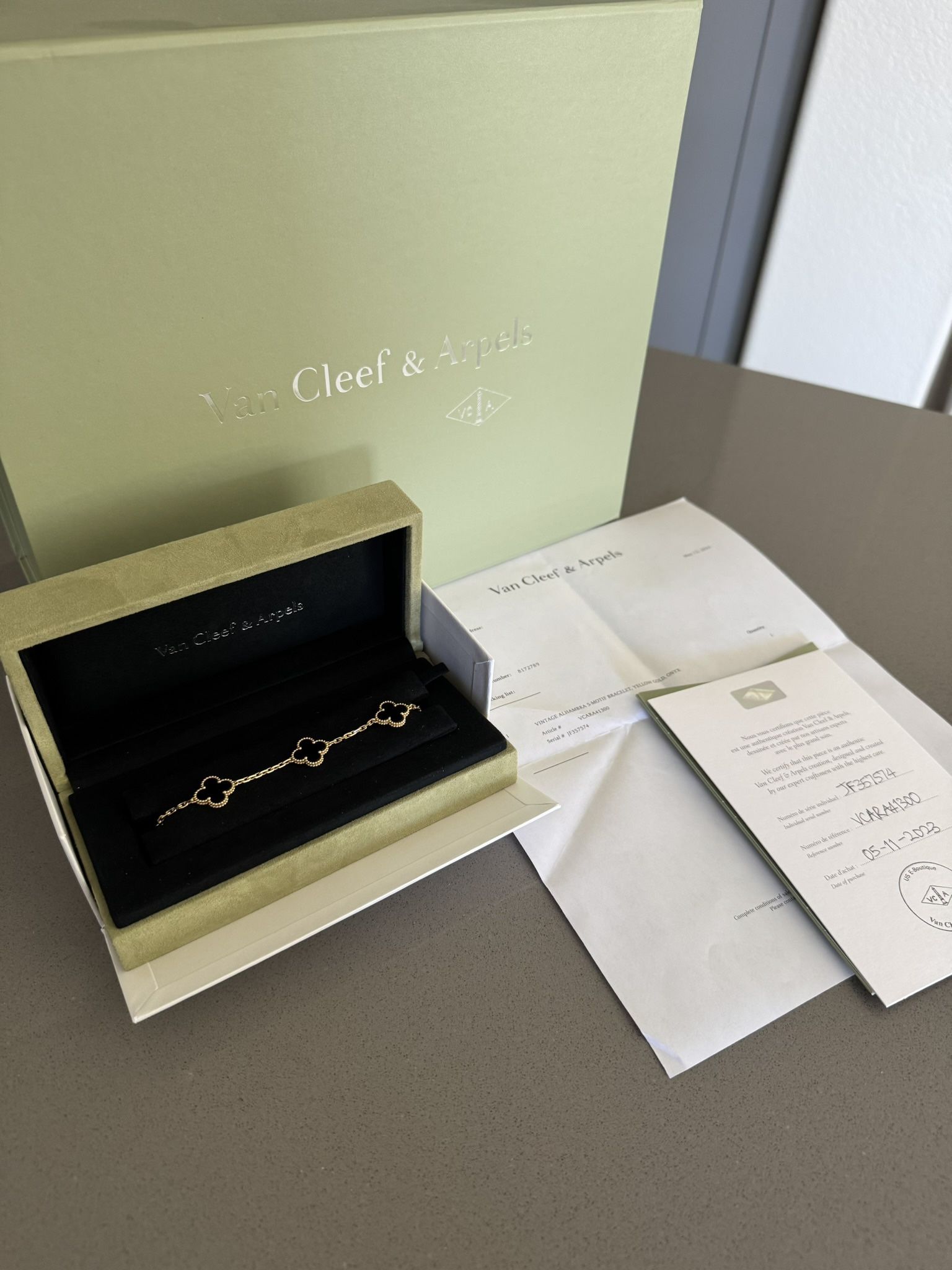 Authentic Van Cleef & Arpels - Yellow gold 5 Motif Bracelet (2023)