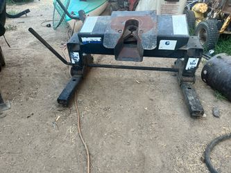 Fifth wheel hitch