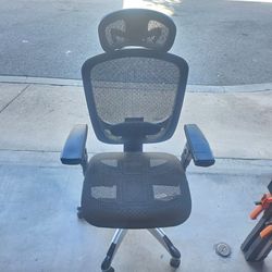 Black Mesh Ergonomic Office Chair with Headrest