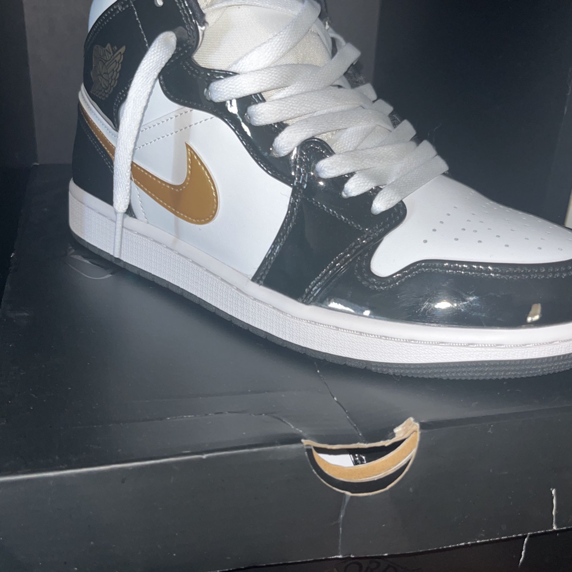 Air Jordan Ones Size 9 No