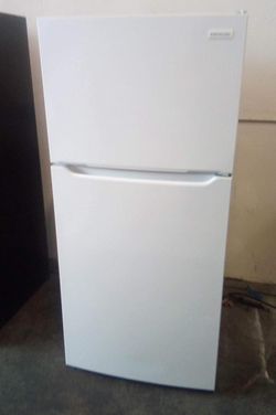 Frigidaire Top Mount White Refrigerator
