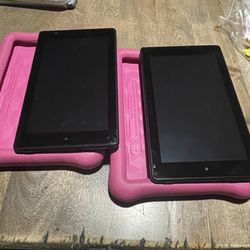 2 Amazon m8s26G Fire 7 tablet display 16 GB - Black With Kids Protective Cases And Stands