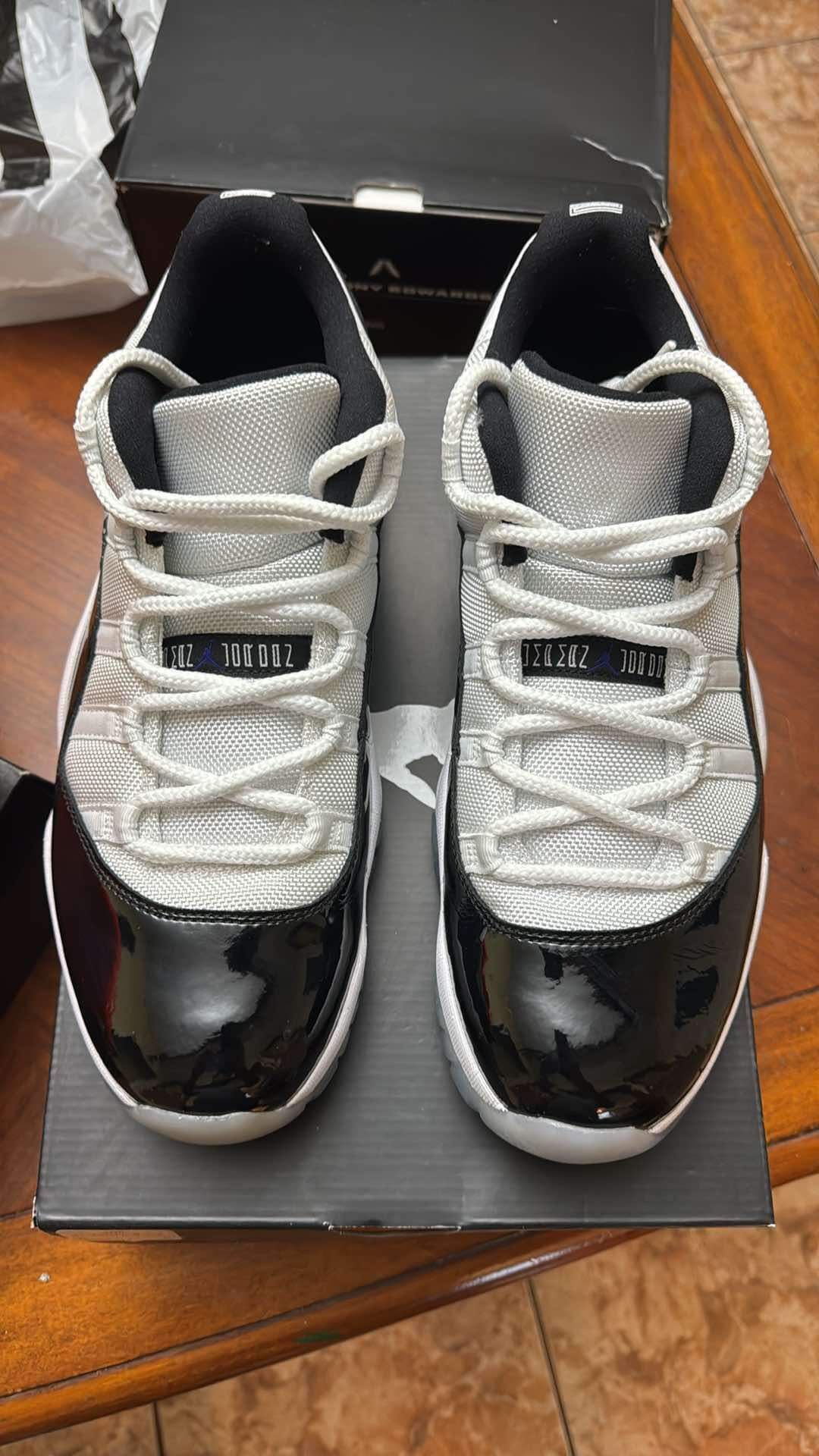 Jordan Low Top Concord 11s Sz 11