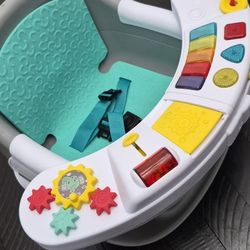 Music & Lights 3-in-1 Discovery Seat & Booster.