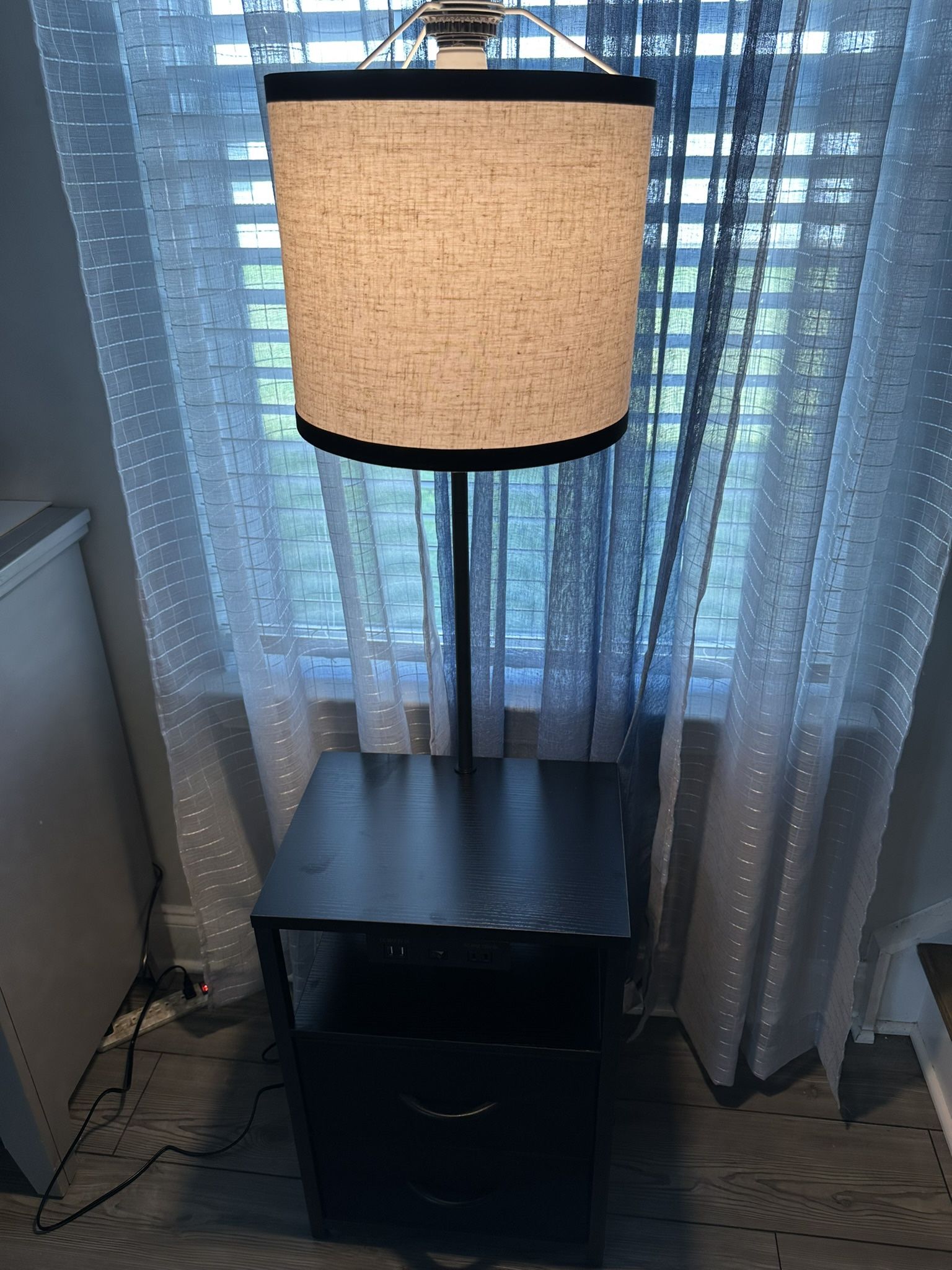 Side Table Lamp With USB ports