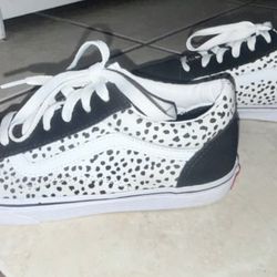Men’s Old Skool VANS Size 6.5/Women’s 8 