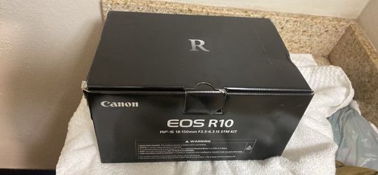 Canon EOS R10 RF-S 18-150mm Kit Box