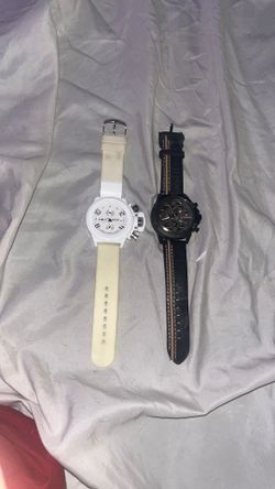 I just don’t wear the watches anymore. I just wanna get rid of them. Shoot me an offer. I just don’t wear the watches anymore. I just wanna get rid of