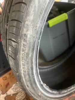 Set of 4 tires – 265/30ZR22 – good tread – low profile performance tires