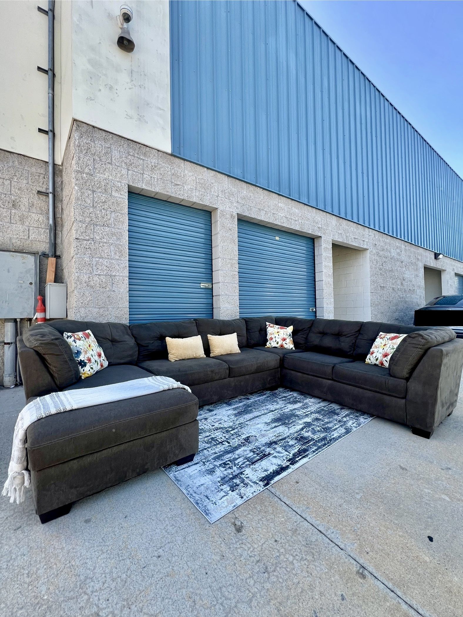 Comfy Large Dark Grey 3-piece sectional Couch *Free Delivery Available*